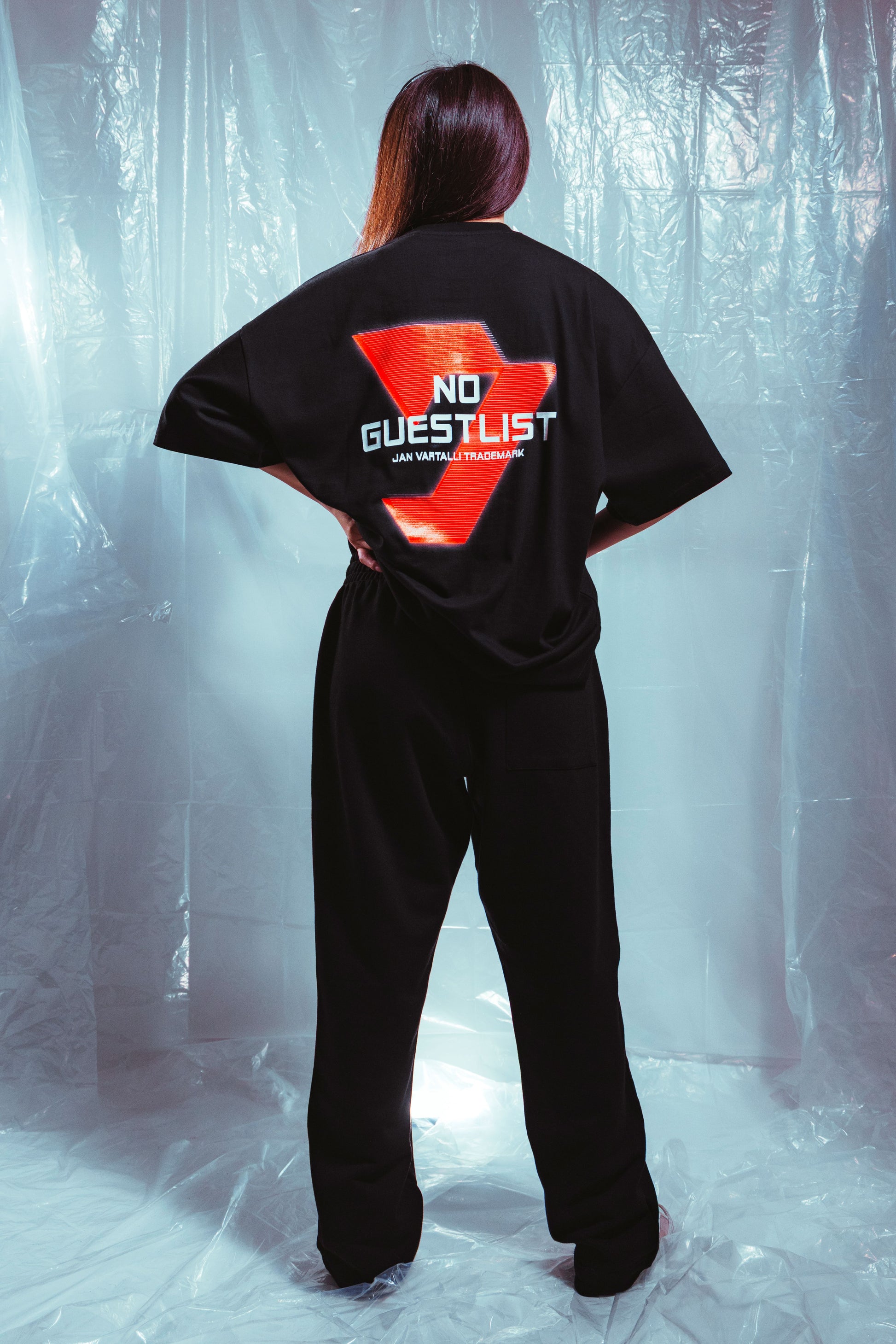NO GUESTLIST OVERSIZED TEE