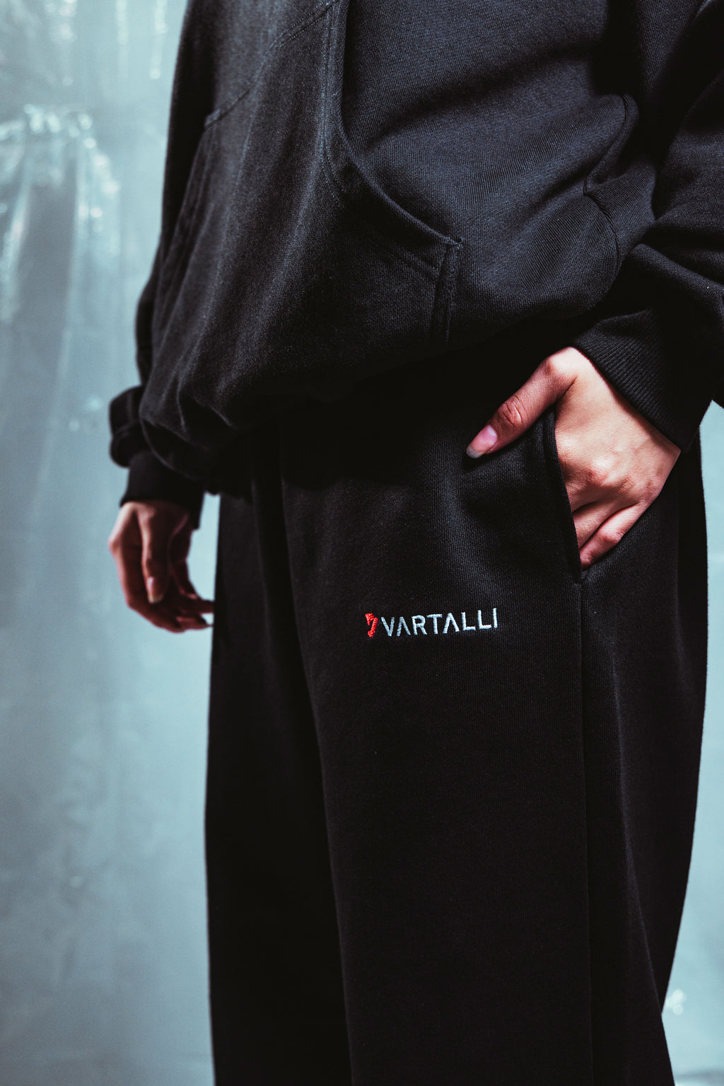 CORE RELAXED FIT TROUSER